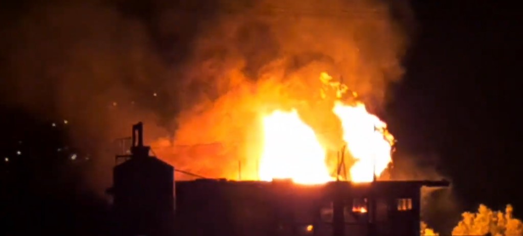 Λαμία: Εκρήξεις σε αποθήκη υγραερίου – Τρεις τραυματίες – Εκκενώθηκαν σπίτια (Video)
