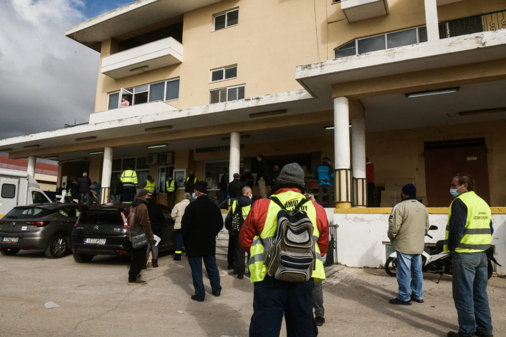 Δυτική Αττική: Μηδενικό έλεγχο, απουσία του ΕΟΔΥ και εργοδοτική αυθαιρεσία καταγγέλλουν οι εργαζόμενοι στην περιοχή