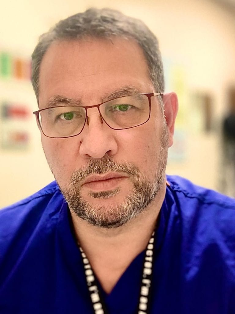 Σακελλίων: «Οι παρενέργειες από το εμβόλιο όποιες και να είναι, είναι αστείες από το να διασωληνωθείς»