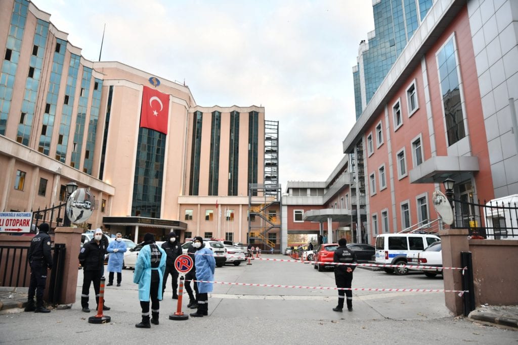 Τουρκία: Οκτώ νεκροί από πυρκαγιά σε ΜΕΘ-Covid-19 ιδιωτικής κλινικής