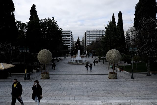 Ανοικτά  την Κυριακή σούπερ μάρκετ και μαγαζιά με «παράδοση εκτός»