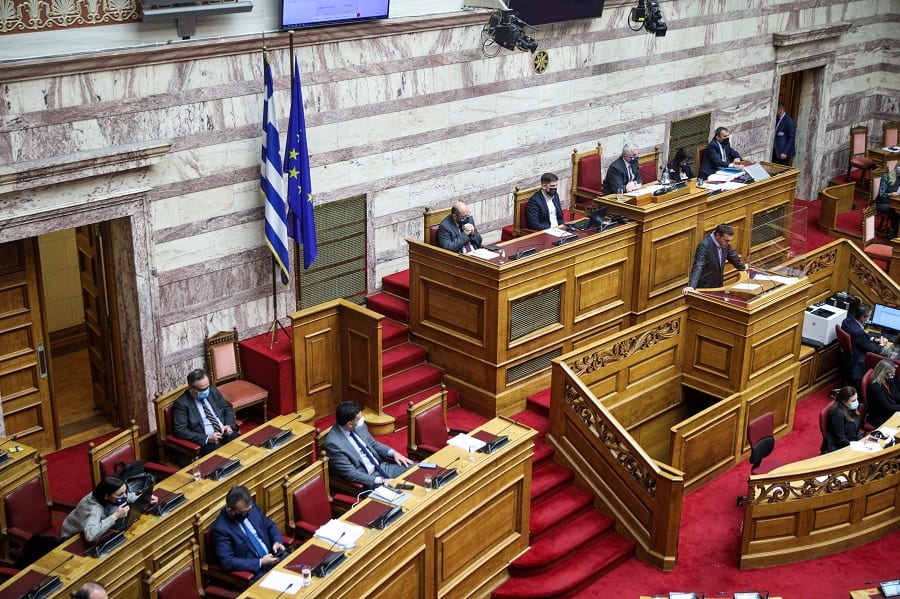 Αλέξης Τσίπρας στη Βουλή: «Η δημοκρατία δεν μπορεί να μπει σε καραντίνα»