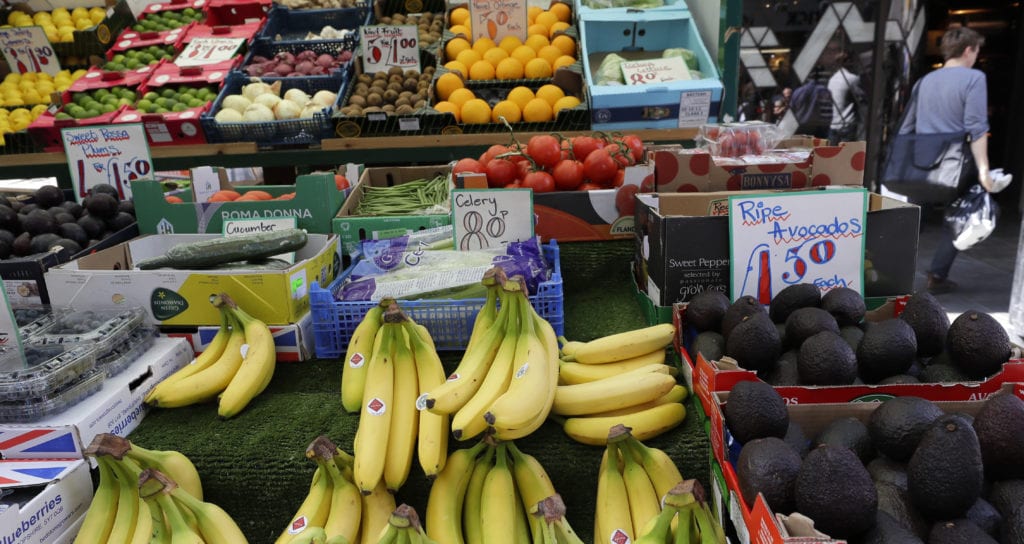 Βρετανία: Υπάρχει αφθονία τροφίμων, καθησυχάζουν τους καταναλωτές