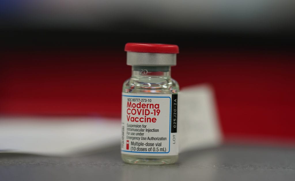 Καναδάς: Άρχισε η διανομή του εμβολίου της Moderna