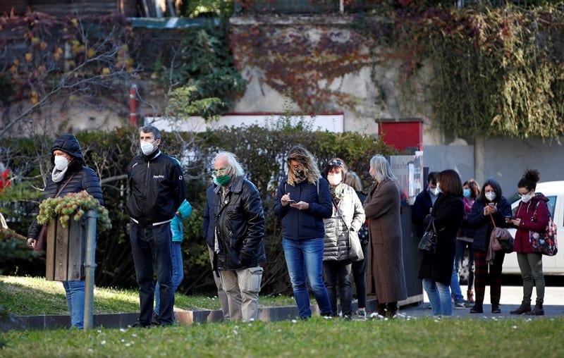 Ιταλία: Νέα κρούσματα του μεταλλαγμένου ιού σε Νάπολη, Βένετο και Μπάρι