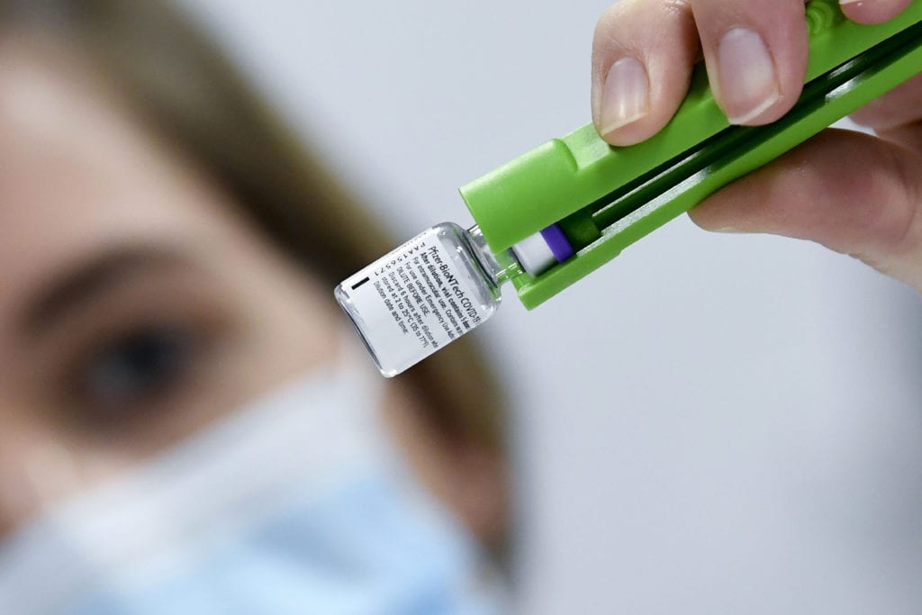 Γερμανία – εμβόλιο: Δυνατοί, υπό προϋποθέσεις, έξι αντί πέντε εμβολιασμών από ένα φιαλίδιο