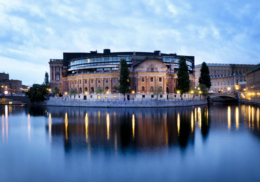 «Αλλαγή πλεύσης» της Σουηδίας: Ψηφίζει νέο αυστηρότερο νόμο για την πανδημία