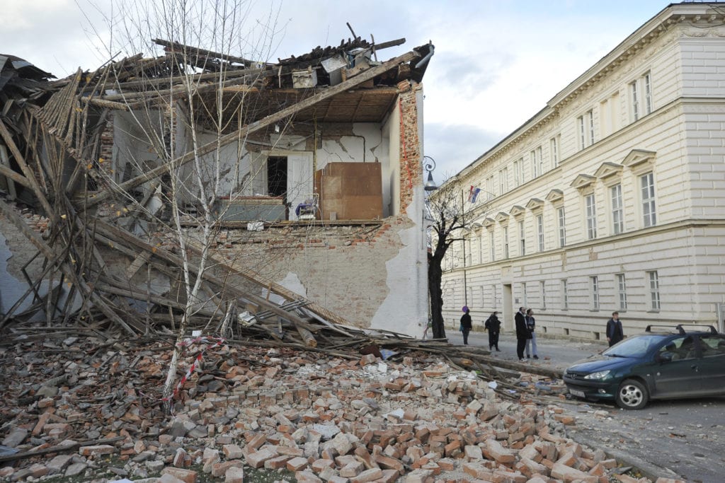 Θρήνος στην Κροατία: Επτά νεκροί από τον σεισμό 6,4 Ρίχτερ – Τεράστιες καταστροφές (Photos – Video)