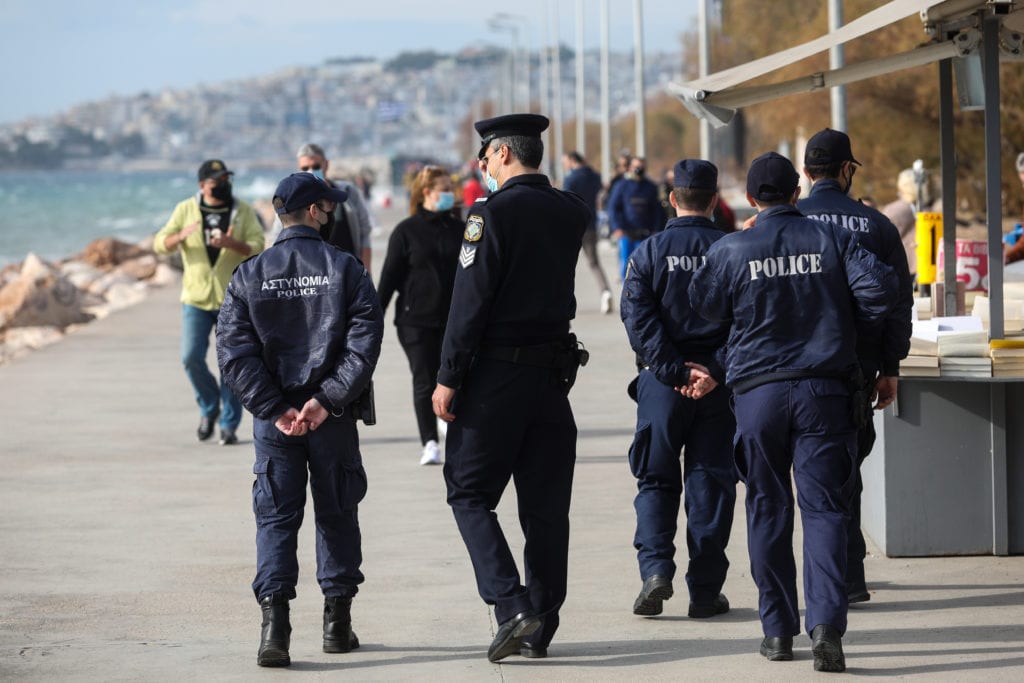 Πρωτοχρονιά όπως… Χριστούγεννα με αστυνομοκρατία και πιθανή διακοπή κυκλοφορίας σε κεντρικούς οδικούς άξονες