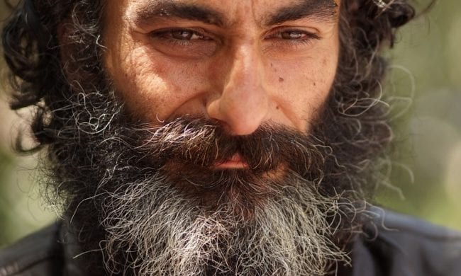 Ένα βλέμμα, πολλές ιστορίες: Η φωτογραφική έκθεση του Κώστα Ζαφειρόπουλου