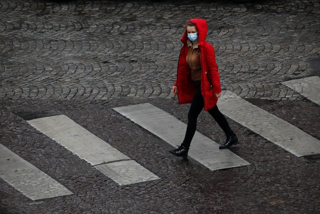 Γαλλία: Ξεπέρασαν τους 25.500 οι νεκροί από τον κορονοϊό – Μειώνονται οι νοσηλευόμενοι σε ΜΕΘ