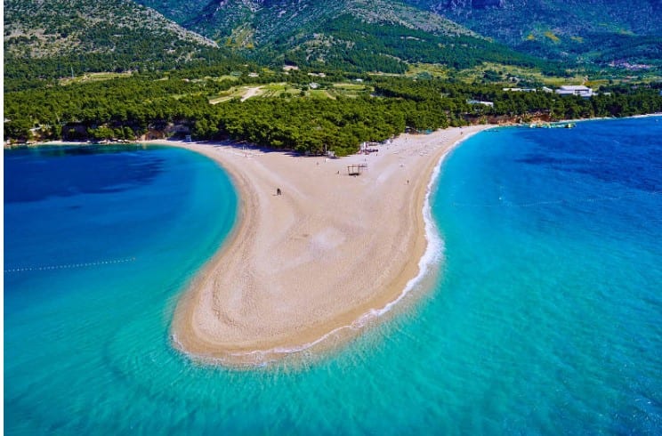 Είναι η παραλία στο σποτ για τον τουρισμό από την Κροατία;