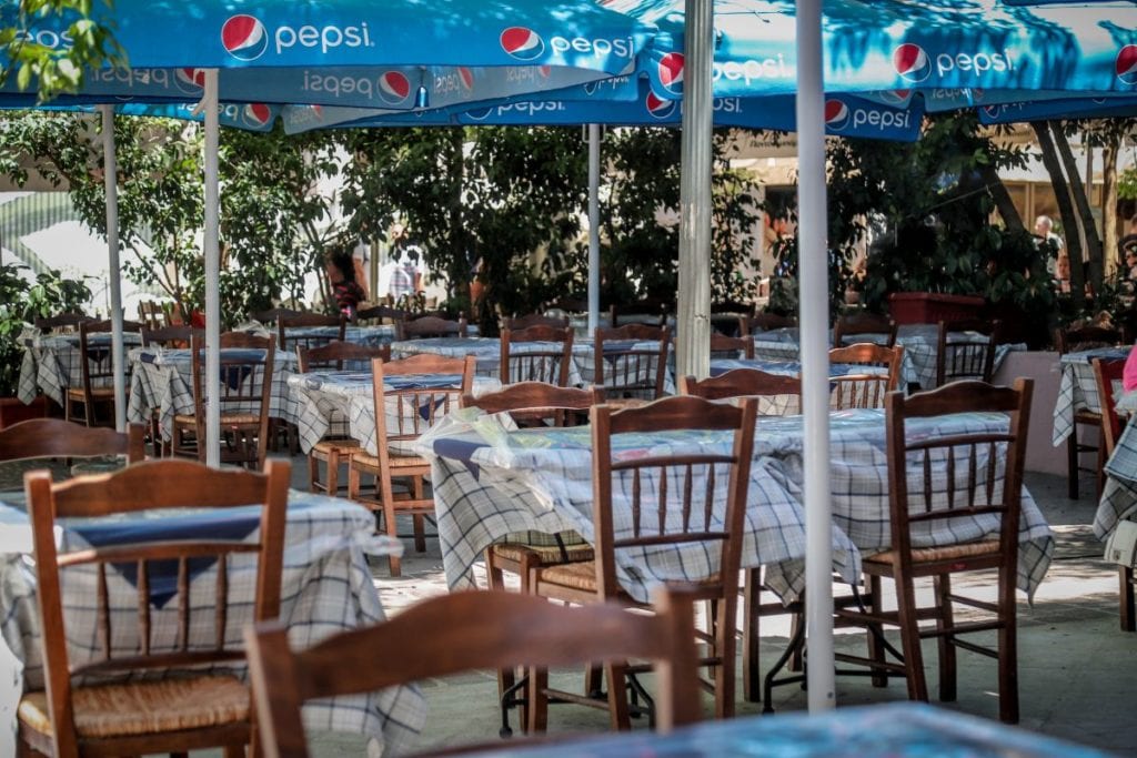 Με σβηστή μηχανή
