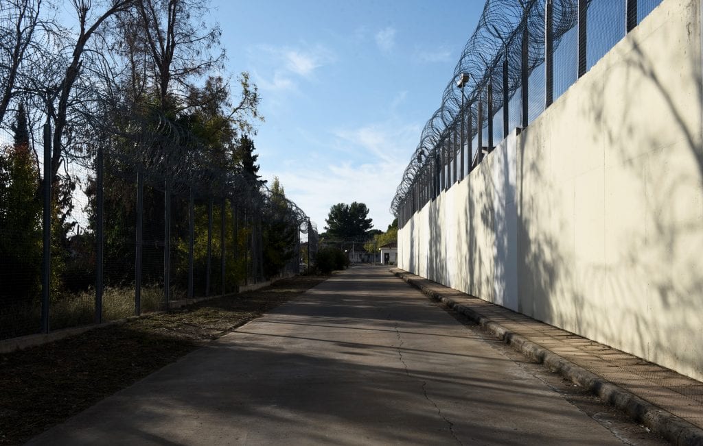 Οι φυλακές «περιμένουν» τους χρυσαυγίτες με πανό (Photo)