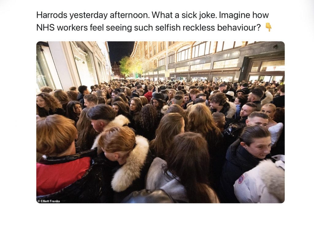 Βρετανία: Συνωστισμός έξω από το Harrods χωρίς κανένα μέτρο προστασίας