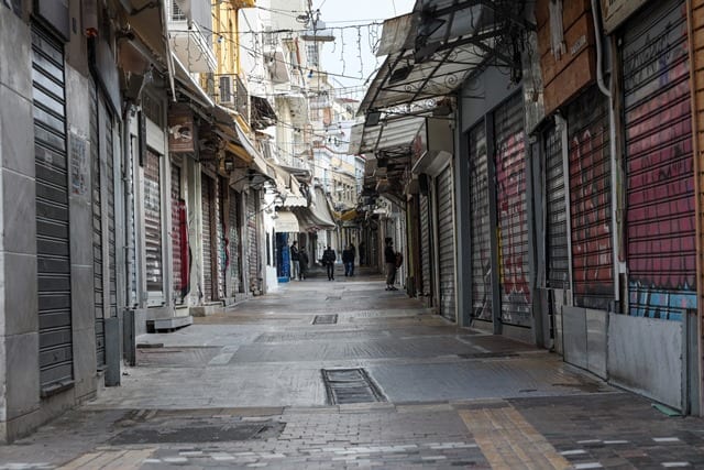 ΣΥΡΙΖΑ:  Η κοινωνία δεν αντέχει άλλο τις παλινωδίες του κ. Μητσοτάκη