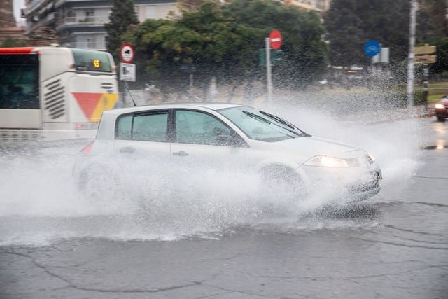 Έντονα καιρικά φαινόμενα σήμερα και τη Δευτέρα