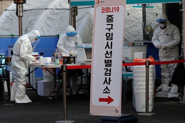 Νότια Κορέα: Θέσαμε υπό έλεγχο το τρίτο κύμα της πανδημίας
