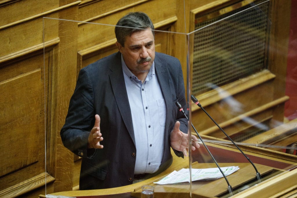 Ξανθός: Να αρθεί με πρωτοβουλία της ΕΕ το καθεστώς της «πατέντας» για τα νέα εμβόλια (Video)