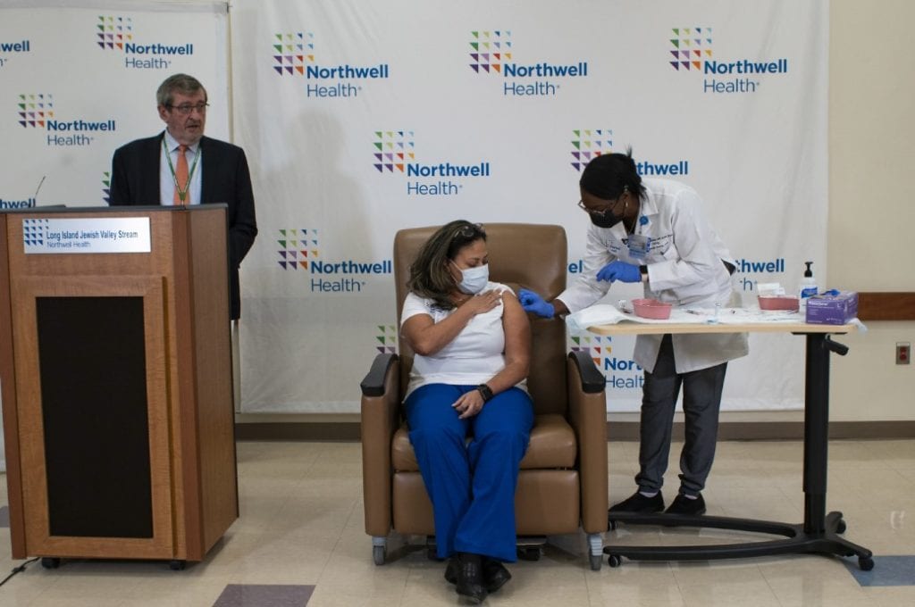 ΗΠΑ: Η Νέα Υόρκη ετοιμάζει πρόστιμα για όσα νοσοκομεία δεν χορηγούν έγκαιρα τα εμβόλια κατά του κορονοϊού
