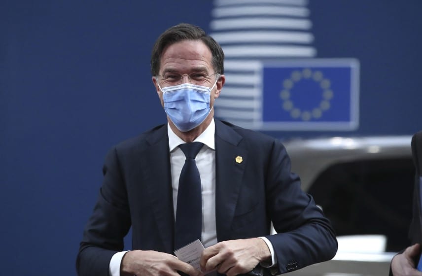 Η ολλανδική κυβέρνηση παραδέχεται καθυστερήσεις στην έναρξη της διαδικασίας εμβολιασμών