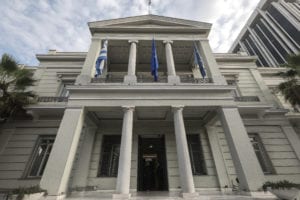 Σκληρή απάντηση της Αθήνας στις δηλώσεις του τουρκικού ΥΠΕΞ για τη μειονότητα στη Θράκη: «Οι τουρκικές πρακτικές δεν επιτρέπουν υποδείξεις»
