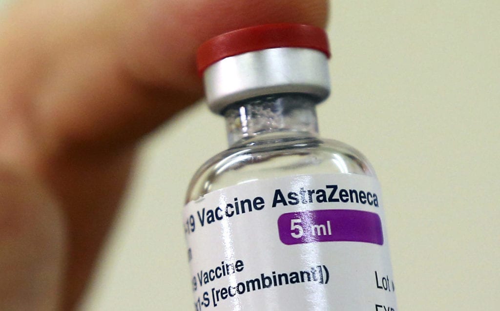 Πληροφορίες πως η AstraZeneca δεν θα παραδώσει στην E.E. τον συμφωνηθέντα αριθμό εμβολίων