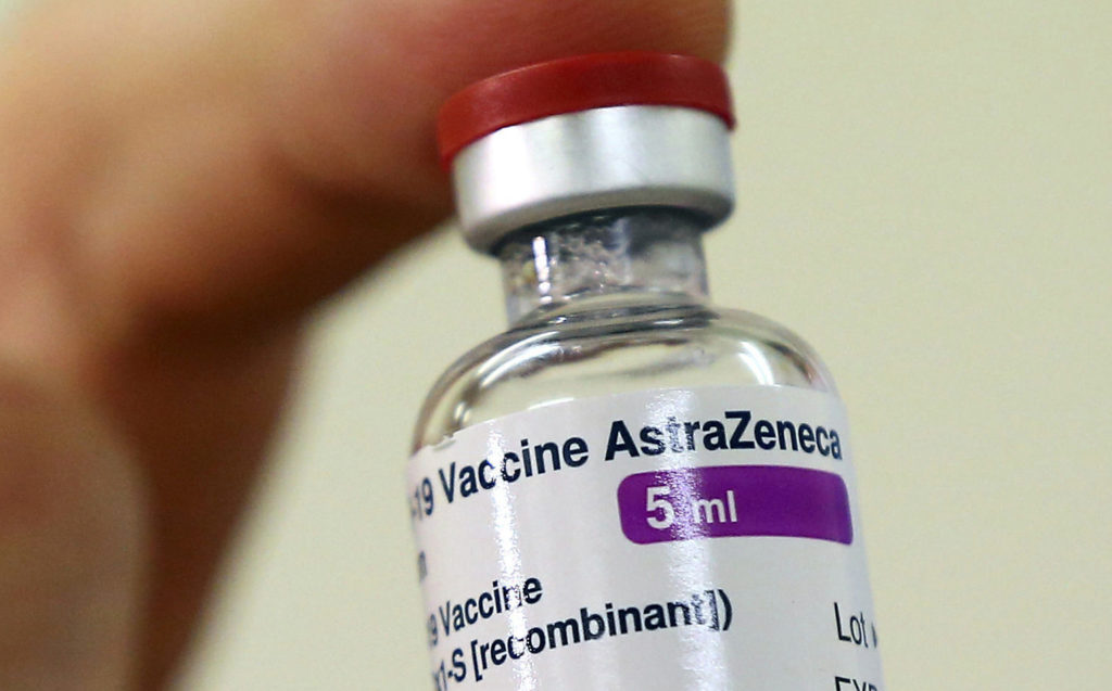 FAZ: Η AstraZeneca συμφώνησε να δημοσιοποιήσει το συμβόλαιο με την ΕΕ για τα εμβόλια