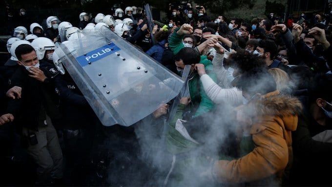 Ερντογάν κατά φοιτητικών διαδηλώσεων: «Είναι τρομοκράτες όσοι συμμετέχουν»