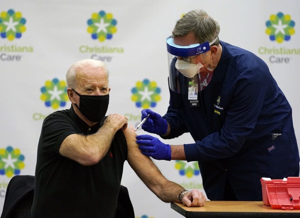 ΗΠΑ: Ο Τζο Μπάιντεν έλαβε τη δεύτερη δόση του εμβολίου κατά του κορονοϊού