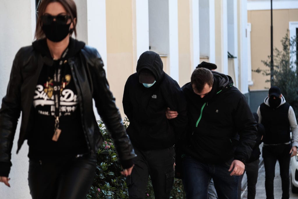 Στον ανακριτή οι δύο ανήλικοι κατηγορούμενοι για τον ξυλοδαρμό του σταθμάρχη της ΣΤΑΣΥ