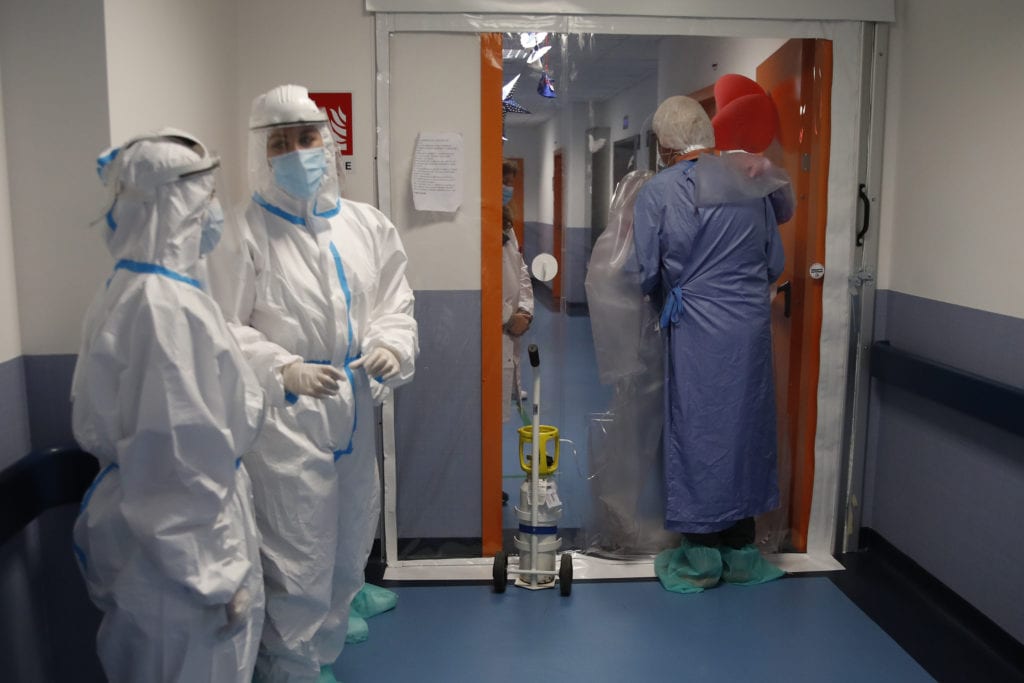 Ιταλία: Πάνω από 7.000 νέα κρούσματα κορονοϊού και 45 θάνατοι το τελευταίο 24ωρο
