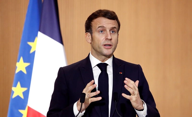 Γαλλία: Ο πρόεδρος Μακρόν υπόσχεται να τροποποιήσει τον ποινικό κώδικα για να στηρίξει τα θύματα αιμομιξίας