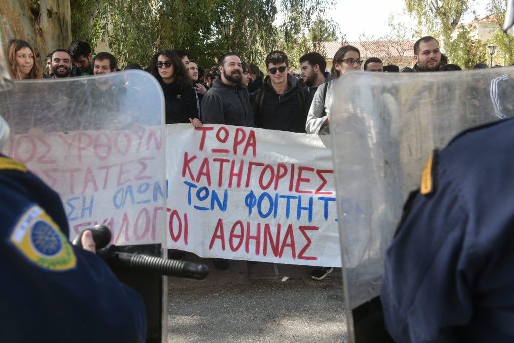 ΣΥΡΙΖΑ: Η πανδημία δεν μπορεί να αποτελεί πρόσχημα για αυθαίρετες και αντιδημοκρατικές αποφάσεις