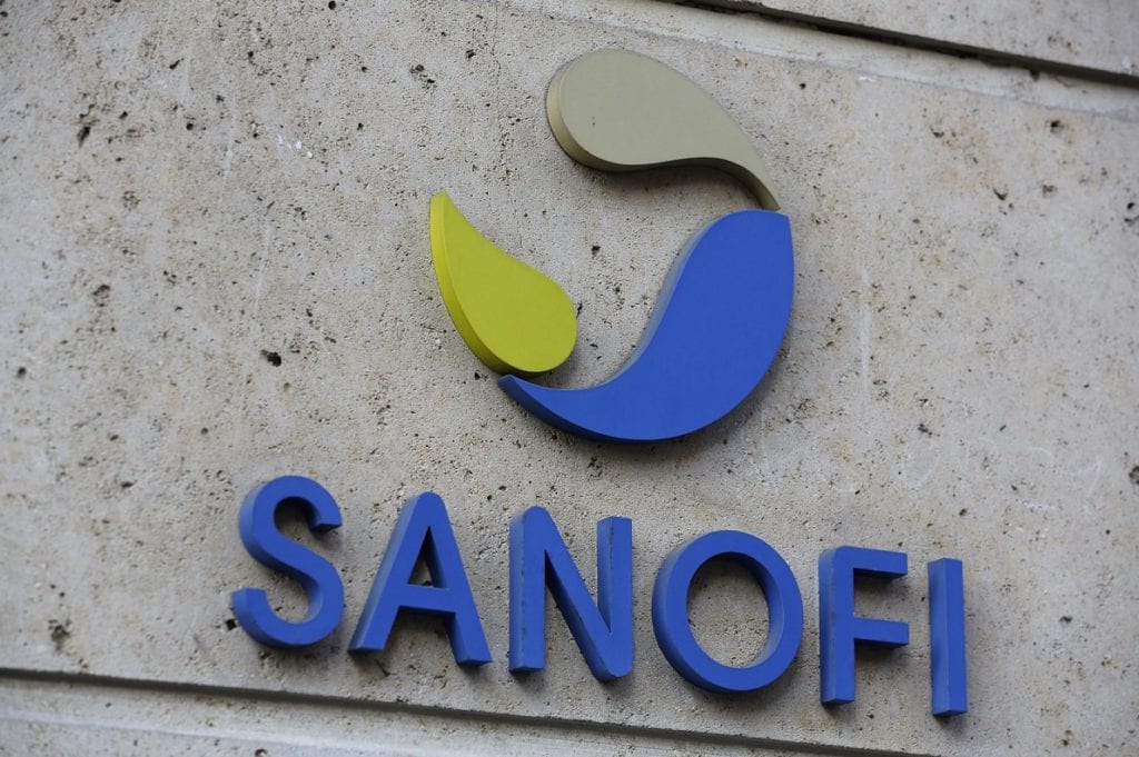 Η Sanofi δίνει… χείρα βοηθείας στην Pfizer για την παραγωγή εμβολίων κατά του κορονοϊού