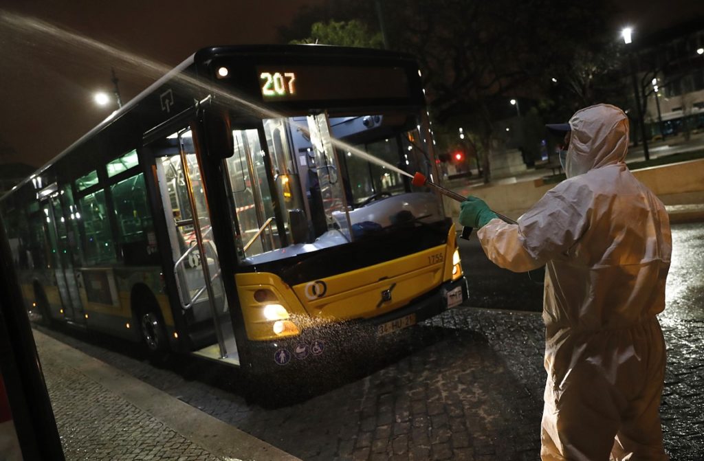 Η Πορτογαλία κλείνει τα σύνορά της για τις επόμενες δύο εβδομάδες