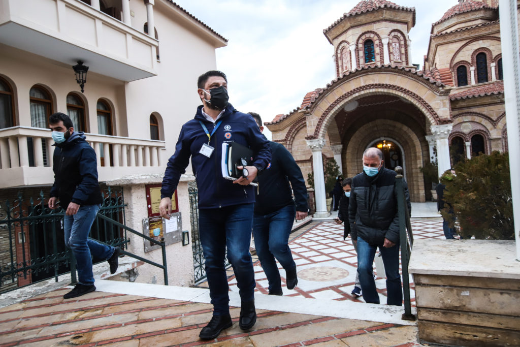 Συναγερμός στη Θεσσαλονίκη: Δύο διάκοι θετικοί σε στέλεχος νοτιοαφρικανικής μετάλλαξης (Photos)