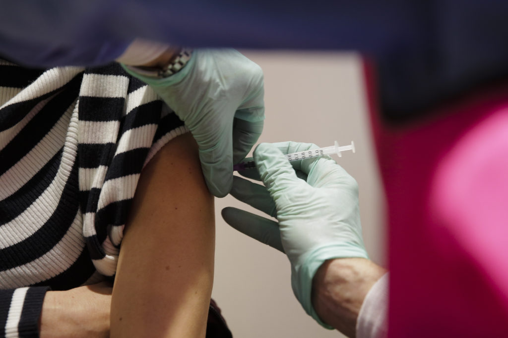 Κέρκυρα: Νοσηλεύτρια παρέλυσε μετά τη δεύτερη δόση του εμβολίου – Τι είναι το σύνδρομο Guillain Barré που παρουσίασε