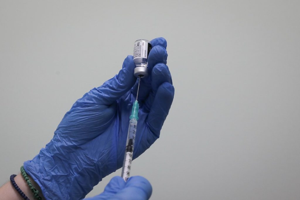 Παγώνη: Η δεύτερη δόση του εμβολίου έχει περισσότερες παρενέργειες