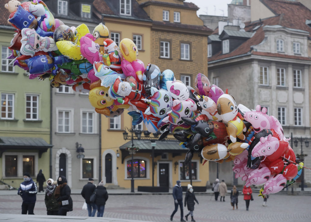 Πολωνία-κορονοϊός: Άνοιξαν ξανά τα μουσεία και τα εμπορικά κέντρα