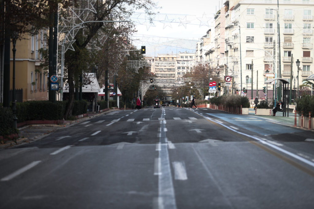 Γώγος: «Έξυπνη λύση» η απαγόρευση της κυκλοφορίας από τις 18:00