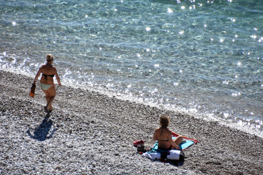 Καιρός: Θερμοκρασίες έως 9 βαθμούς υψηλότερες για την εποχή (Χάρτες)