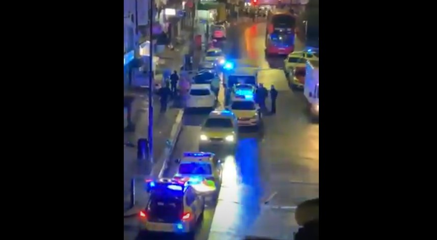 Νέα επίθεση με μαχαίρι απόψε στο Λονδίνο: Ένας νεκρός και ένας τραυματίας