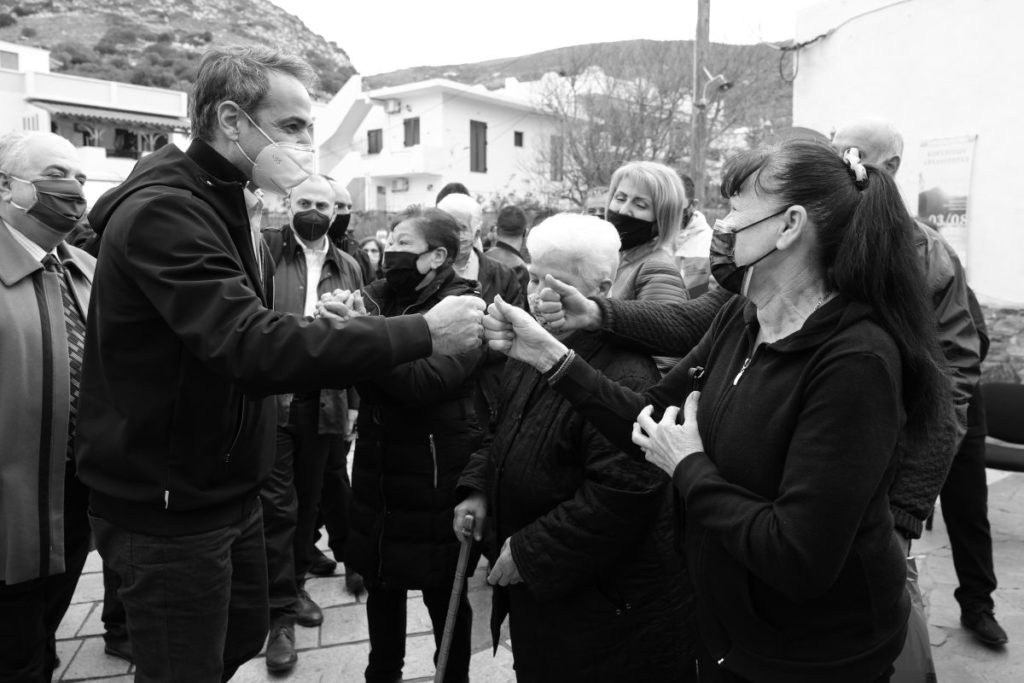 ΣΥΡΙΖΑ για «κορονοπάρτι» Μητσοτάκη: Τα πρόστιμα όπως φαίνεται δεν είναι για τον μονάρχη, μόνο για τους υπηκόους