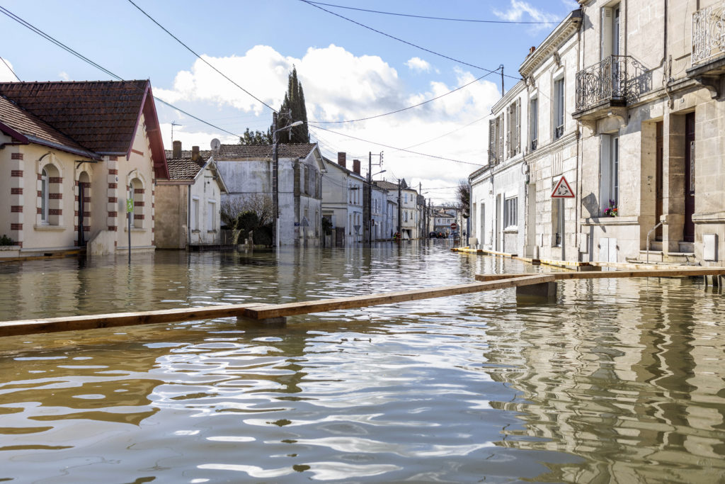 Γαλλία: Σε κατάσταση συναγερμού το Παρίσι – Σαρωτικές πλημμύρες στη νοτιοδυτική Γαλλία (Photos)
