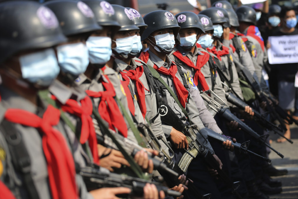 Μιανμάρ: Η στρατιωτική χούντα υπόσχεται νέες βουλευτικές εκλογές – Συνεχίζονται οι διαδηλώσεις