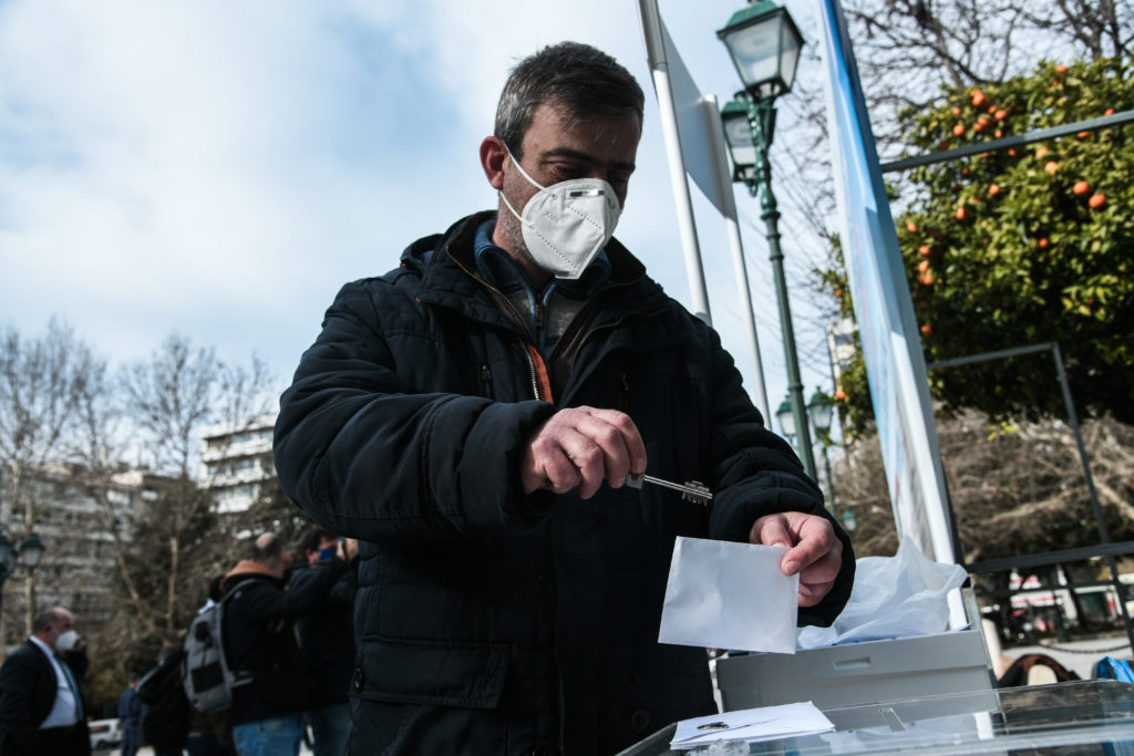 Αθήνα: Οι επιχειρηματίες της εστίασης «παρέδωσαν» τα κλειδιά των καταστημάτων τους
