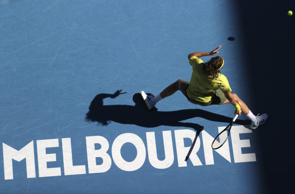 Τένις: Προελαύνει ο Τσιτσιπάς στη Μελβούρνη