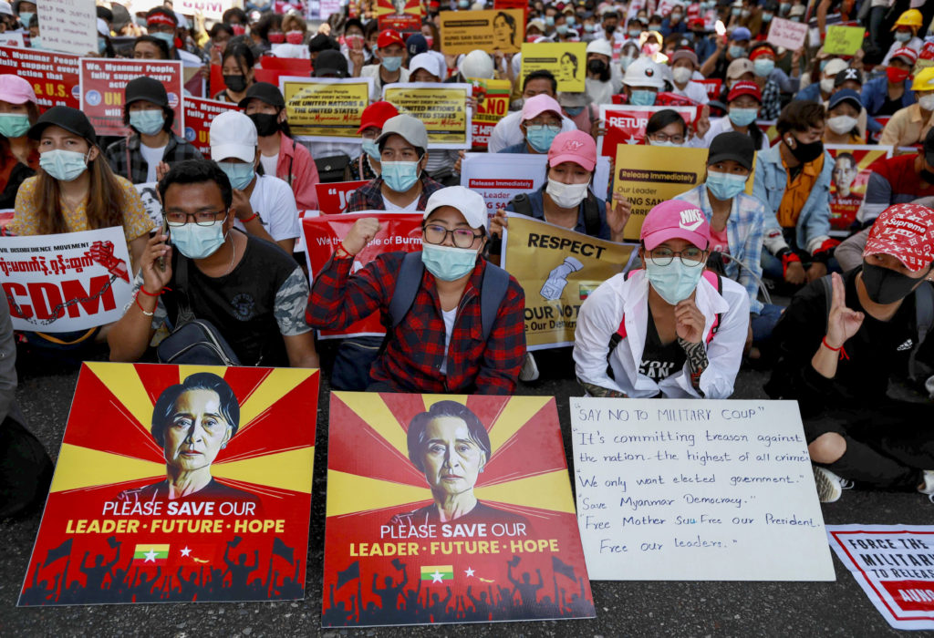 Μιανμάρ: Στους δρόμους χιλιάδες πολίτες κατά της χούντας παρά τους φόβους για κλιμάκωση της βίας