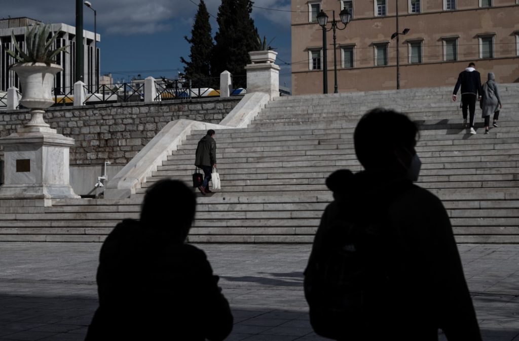 Κορονοϊός: Στα ύψη ξανά τα κρούσματα με 1400 νέα – 320 στις ΜΕΘ και 27 θάνατοι